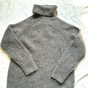 Women’s sweater